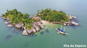 ilha da sapeca em paraty rj passeio de escuna